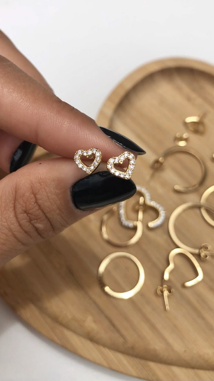 <h2><strong>11,365</strong>+ BRITISH WOMEN LOVE OUR CRAFTMANSHIP! ❤️ </h2>